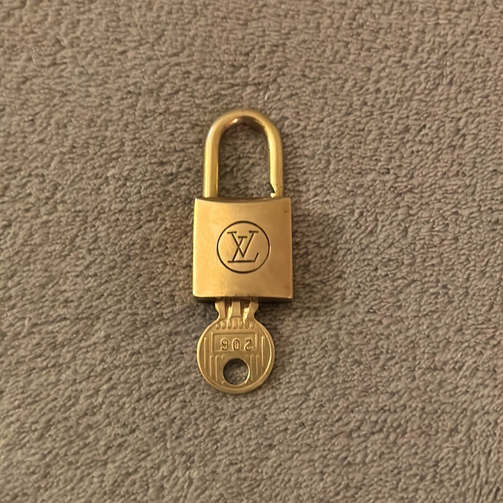 Louis Vuitton Lock and Key #206